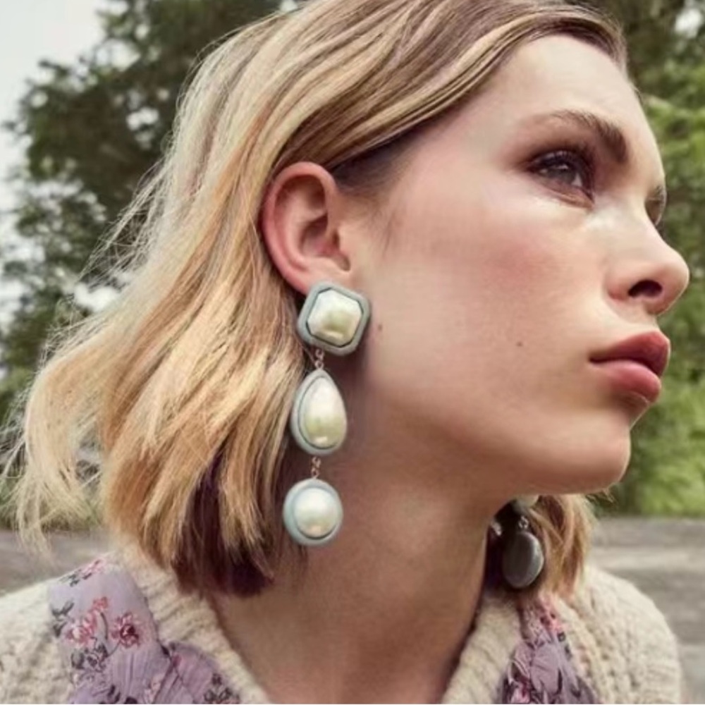 NWOT Lele Sadoughi Imitation Pearl Linear Drop Earrings